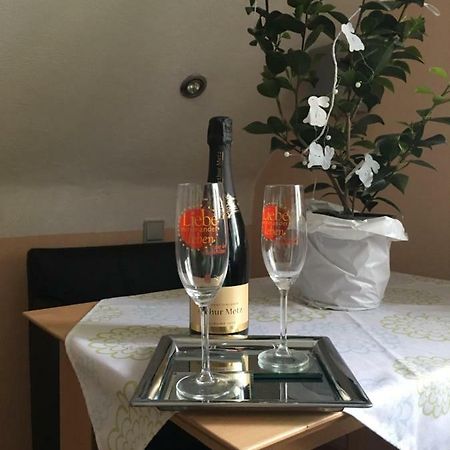 Sonnenappartment In Homburger Solarhaus 홈부르크 외부 사진